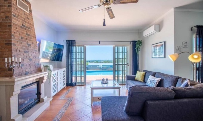 Almancil House | Holiday house Conceição near Faro for 1 - 10 persons with 4 bedrooms - Holiday house