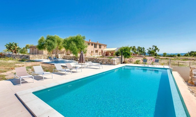 Vilafranca de Bonany House | Holiday house Vilafranca de Bonany for 1 - 12 persons with 6 bedrooms - Holiday home