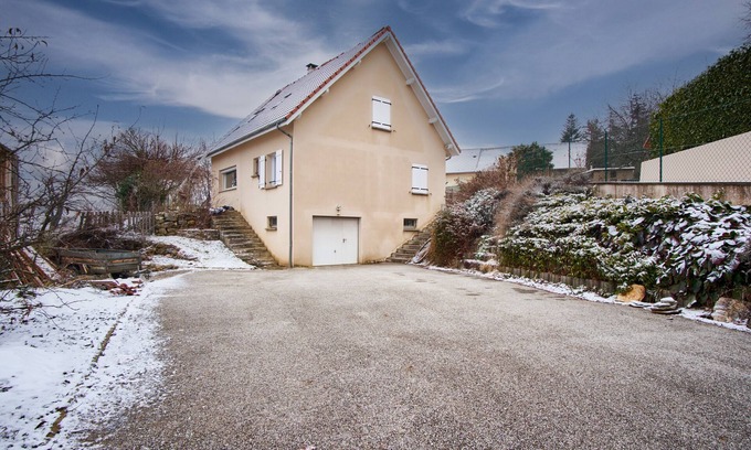 La Motte-d'Aveillans House | Holiday Home "La Matheysiene" with Private Garden & Wi-Fi