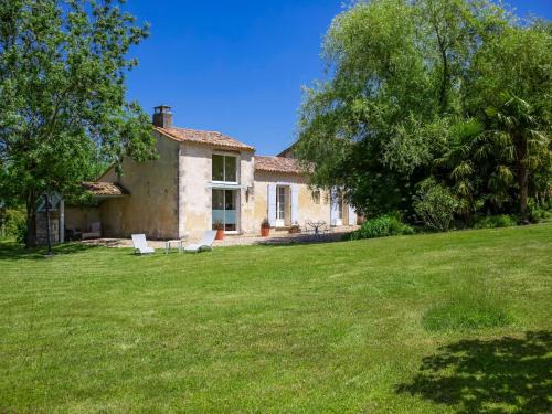 Saint-Martin-de-Gurson House | Holiday Home in Dordogne