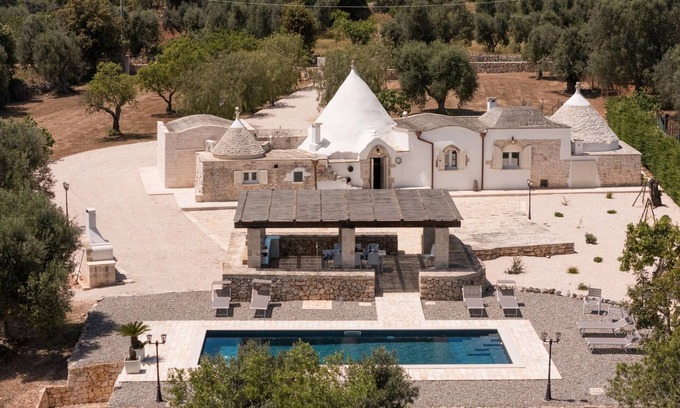 Ceglie Messapica House | Holiday Home 'Aletheia' with Private Pool, Wi-Fi and Air Conditioning