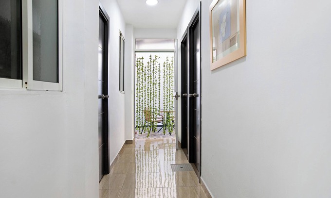 Bailen-Miraflores House | Holiday Home 'Adosado En Eugenio Gross' with Private Terrace, Wi-Fi and Air Conditioning