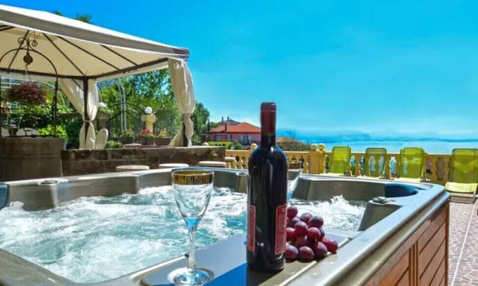 Bregi Villa | Holiday home Andrea with whirpool by Villas Guide