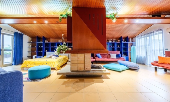 Pace del Mela Apartment | Holiday Home 'Appartamento Smeralda' with Private Terrace, Wi-Fi and Air Conditioning