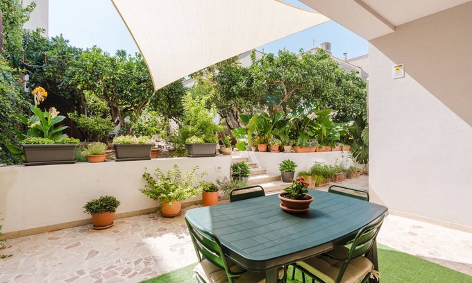 Paparella House | Holiday Home 'Ardesia Vacanze - Valderice' with Private Garden, Wi-Fi and Air Conditioning