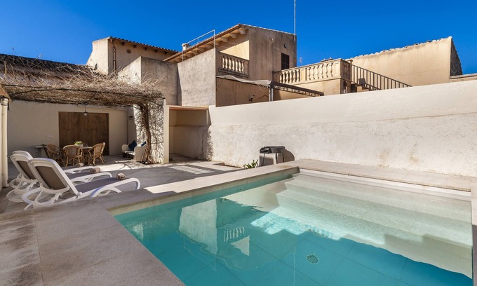 Petra House | Holiday Home 'Beata House' with Pool, Garden, Terrace & Wi-Fi