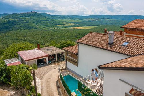 Golubici House | Holiday Home Belveder Motovun with heated pool