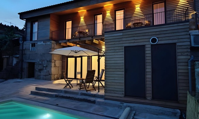 Campo de Gerez House | Holiday Home 'Casa Da Avó Custódia' with Mountain View, Wi-Fi and Air Conditioning