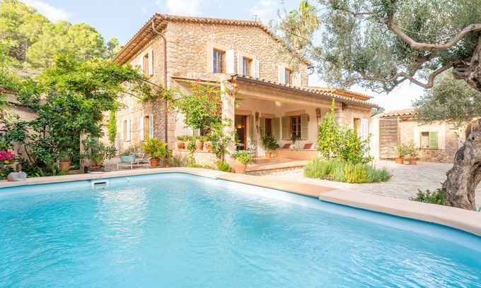 Soller House | Holiday Home 'Casa Amber' with Mountain View, Wi-Fi and Air Conditioning
