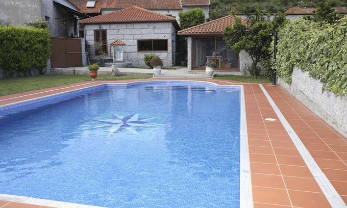 Agilde House | Holiday Home 'Casa Do Lagar' with Mountain View, Wi-Fi and Air Conditioning