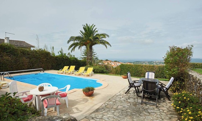 Ulgueira House | Holiday Home 'Casa Do Moinho' with Sea View, Wi-Fi and Air Conditioning