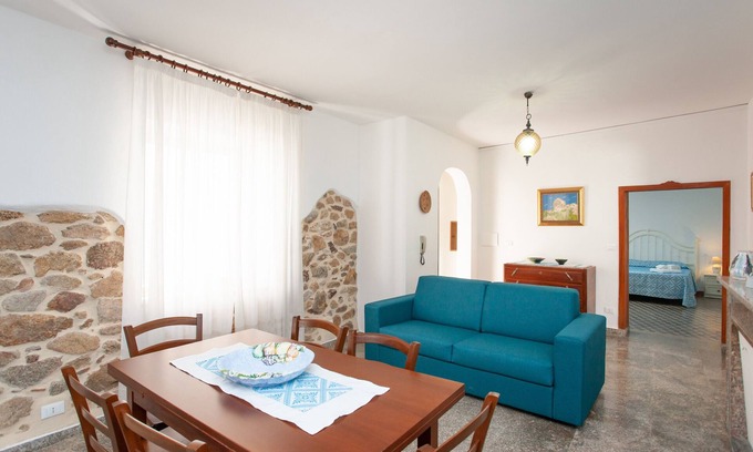 Irgoli House | Holiday Home 'Casa Irgoli - Sardegna' with Private Terrace, Wi-Fi and Air Conditioning