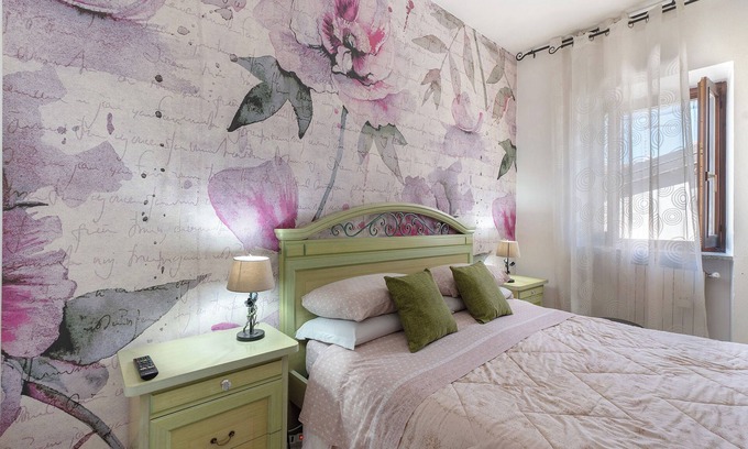 Borgo Ticino House | Holiday Home 'Casa Perry - Lago Maggiore' with Balcony and Wi-Fi