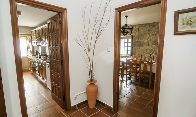 Areas Apartment | Holiday Home 'Casa Rectoral Apartamento Regueiro' with Mountain View, Shared Pool and Wi-Fi