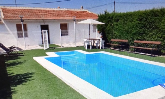 Abaran House | Holiday Home 'Casa Vacacional Gloria' with Mountain View, Wi-Fi and Air Conditioning