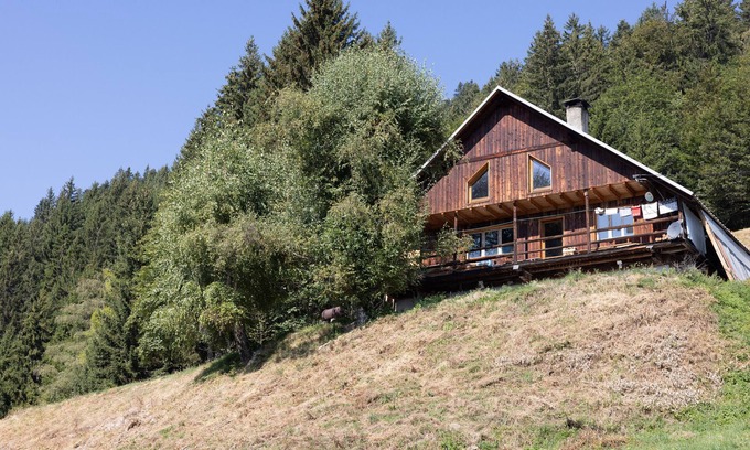 Queige Ski Chalet | Holiday Home "Chalet d'Alpage Authentique" with Wi-Fi