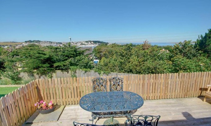 Instow House | Holiday Home Clearwater by Interhome
