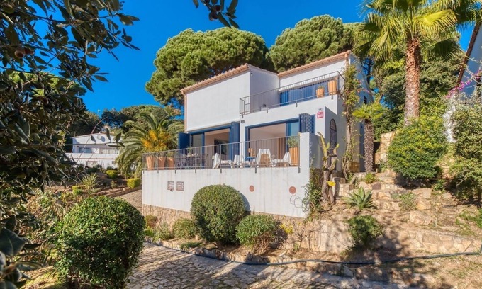 Tossa de Mar House | Holiday Home "Costacabana - Casa Adora" with Mountain View, Shared Pool & Wi-Fi