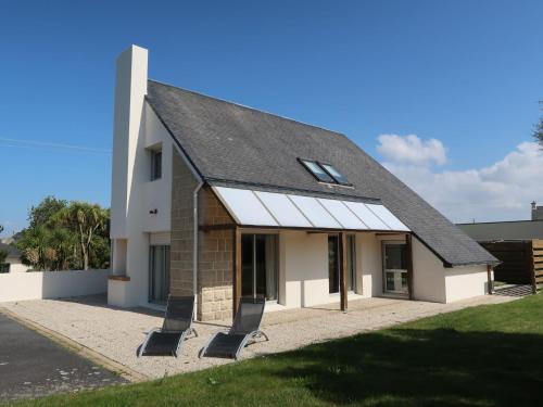 Kerlouet House | Holiday Home Cremiou Beach by Interhome