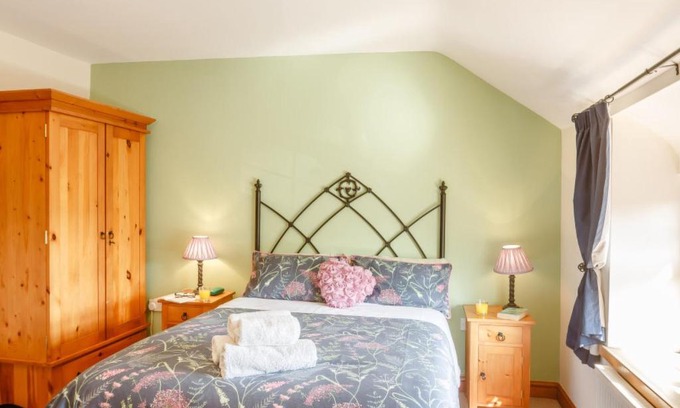 Criccieth House | Holiday Home Dwynie by Interhome
