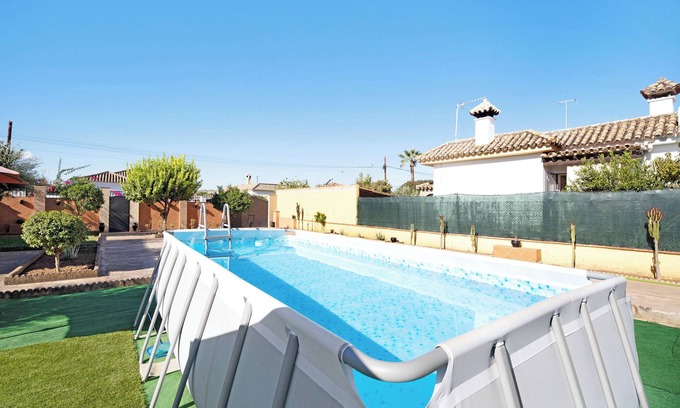 Arcos de la Frontera House | Holiday Home 'El Santiscal' with Mountain View, Wi-Fi and Air Conditioning