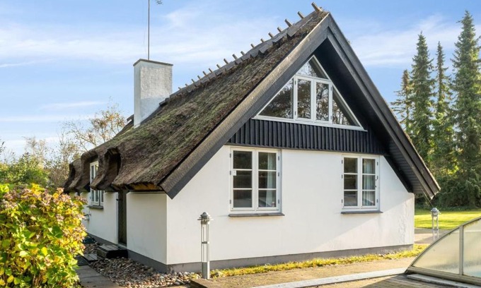 Smidstrup Strand House | Holiday Home Emanuela - 800m from the sea by Interhome