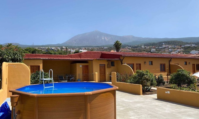 La Mancha House | Holiday Home "Casas Quemahierro" with Sea View, Wi-Fi, Pool & Garden