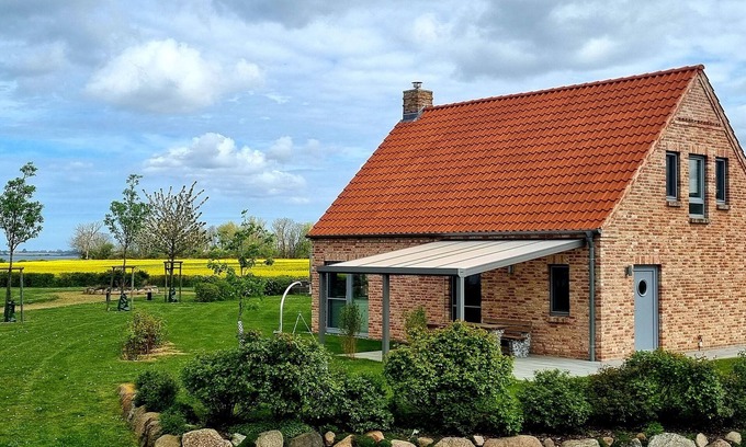 Zierow House | Holiday home "Fantasie" overlooking the Baltic Sea coast - barrier-free ground floor
