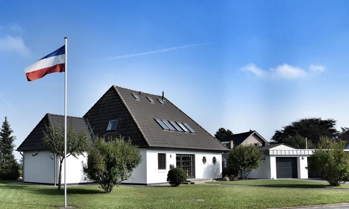 Fahrdorf House | Holiday home for 7 guests with 175m² in Fahrdorf (76241)