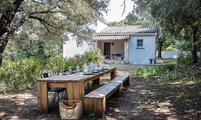 La Roque-sur-Ceze House | Holiday Home 'Villa Lys, Charme En Luxe' with Mountain View, Private Pool and Wi-Fi