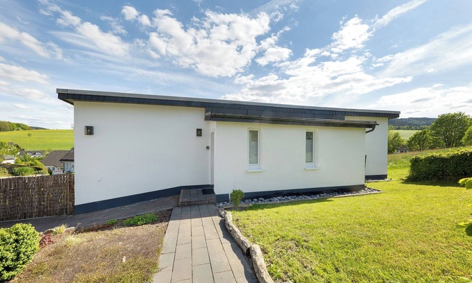 Eslohe House | Holiday Home 'Grobbel' with Private Terrace, Private Garden and Wi-Fi