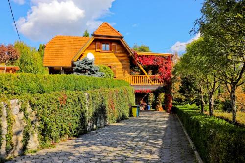 Ivanec House | Holiday Home Grga with Jacuzzi and Swimming Pool