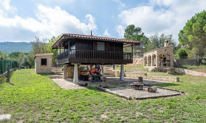 Querol House | Holiday Home "Horrio" with Mountain View, Shared Pool & Wi-Fi