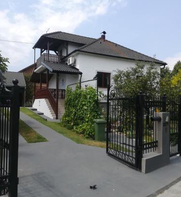 Velika Gorica House | Holiday Home