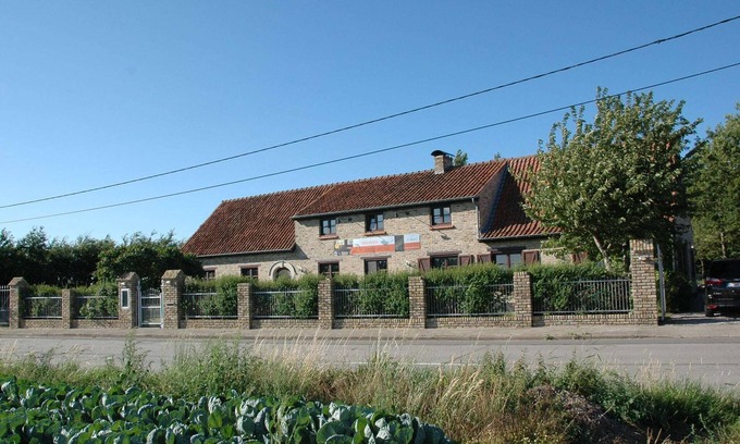 Leisele House | Holiday Home in Alveringem near Coast