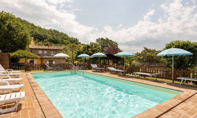 Assisi House | Holiday Home in Assisi with Pool & Nature