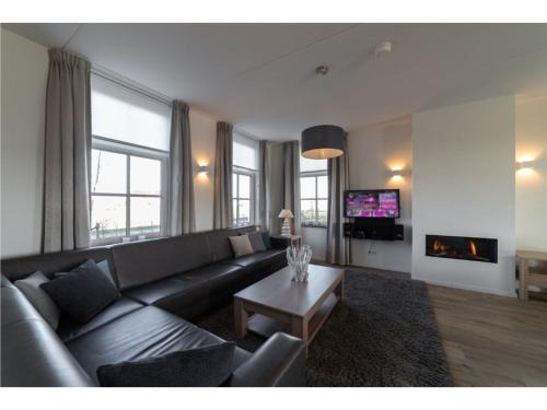 Colijnsplaat House | Holiday Home in Colijnsplaat by the Sea