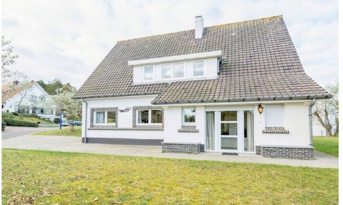 Koksijde-Bad House | Holiday home in De Panne with barbecue