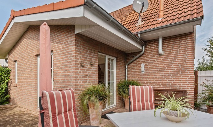Dannau House | Holiday home in Oldenburg with garden