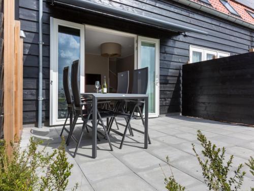 Municipality of Veere House | Holiday Home in Oostkapelle near Beach