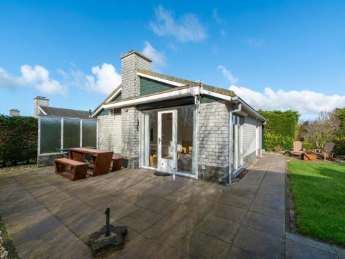 Petten House | Holiday Home in Petten near Sandy Beach