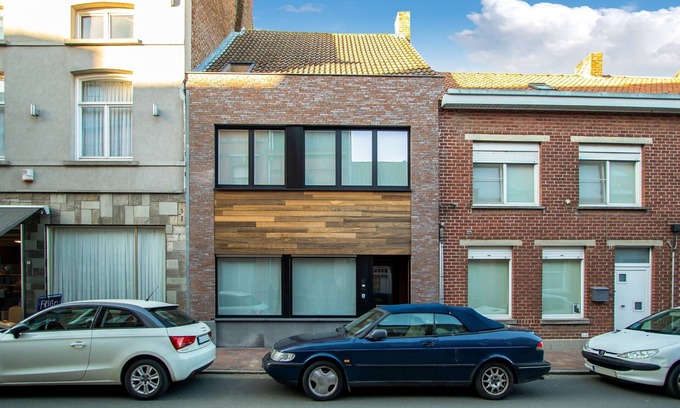 Roesbrugge-Haringe House | Holiday Home in Roesbrugge with Sauna