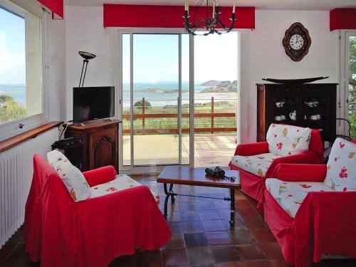 Trebeurden House | Holiday Home in Trébeurden with Sea View, cleaning included