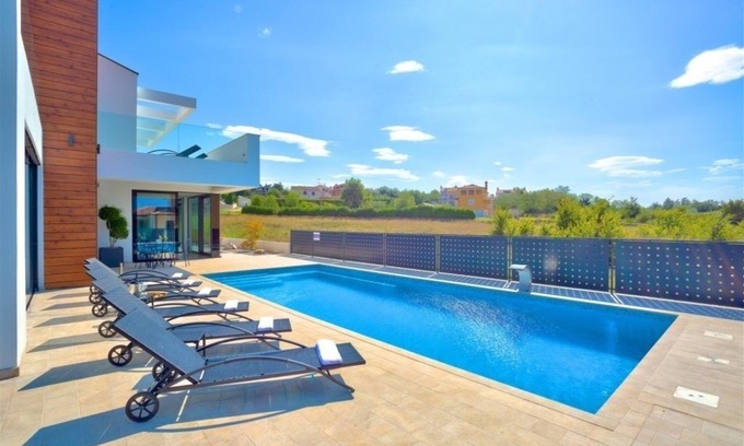 Farini House | Holiday Home in Višnjan with Seaview, Terrace, Air condition, WIFI (4840-1)