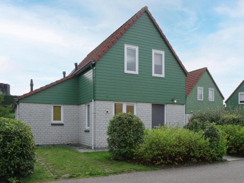 Wemeldinge House | Holiday Home in Wemeldinge near the Sea