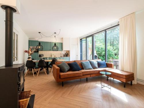 Zelhem House | Holiday Home in Zelhem with Hot Tub & Forest