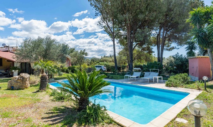 Quartu Sant'Elena House | Holiday Home Villa Romina with Mountain View, Pool & Garden