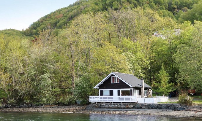 Skanevik House | Holiday Home Jokobu - FJH087 by Interhome