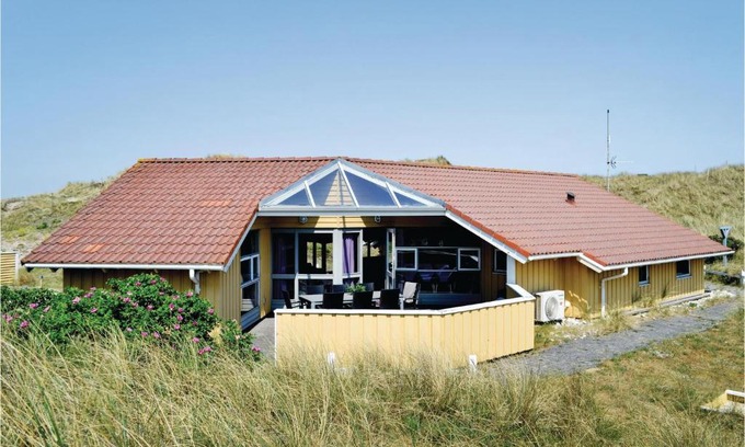 Bjerregard Strand House | Holiday Home Julianevej Iii