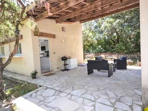 Quartier des Espesses House | Holiday Home La Garrigue by Interhome